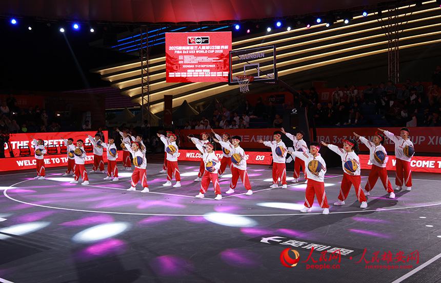 国际篮联三, 安新区开幕 国际篮联三, 安新区开幕