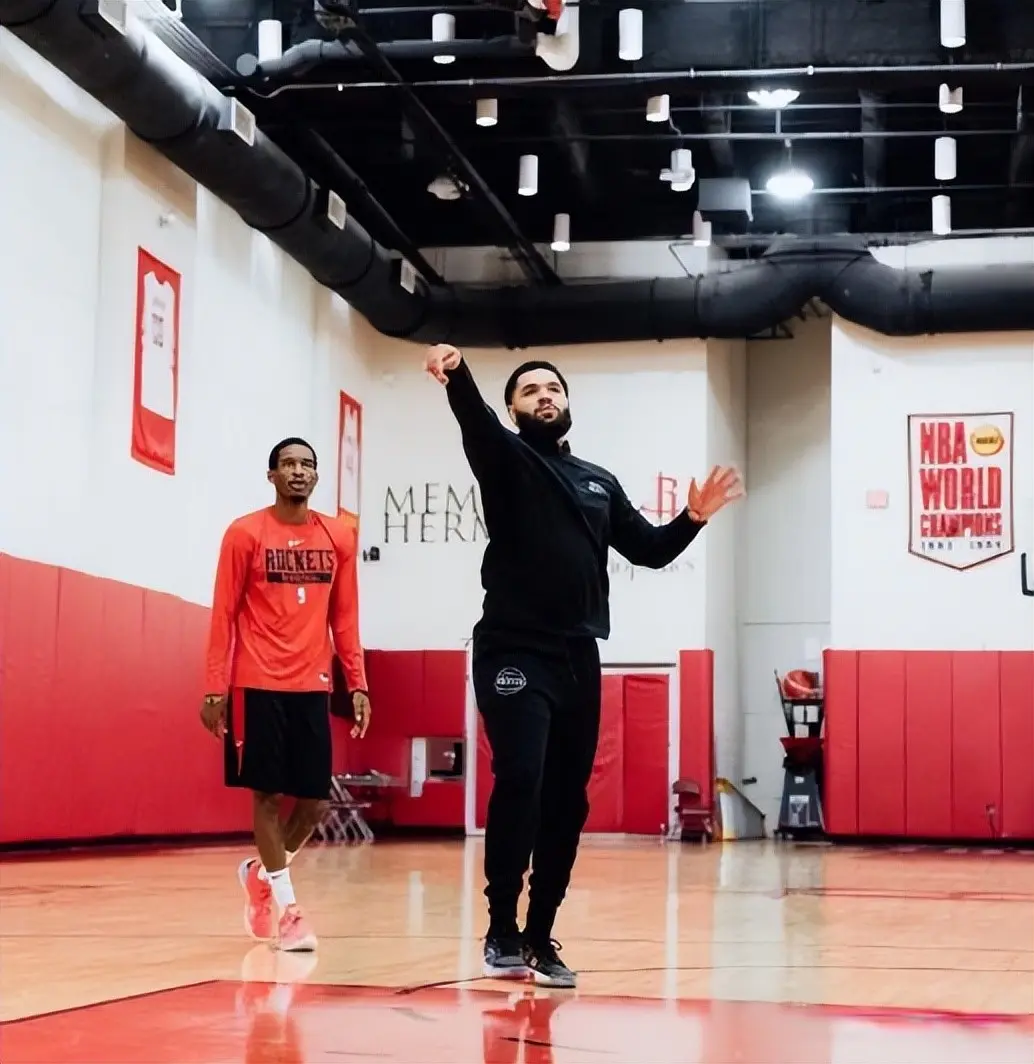 岁的霍勒迪, cn, 队效力的施 岁的霍勒迪, cn, 队效力的施